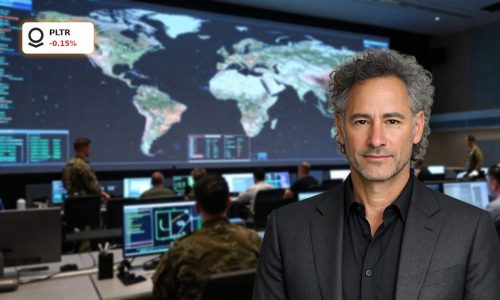 Pentagon command center using Palantir Defense AI for battlefield data and mission planning