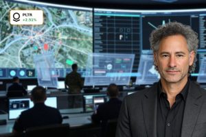 Pentagon command center using Palantir AI Defense Strategy for real-time battlefield analytics