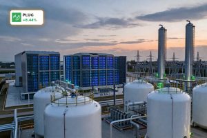 Plug Power Turnaround visualized by a green hydrogen plant powering a modern AI data center complex.